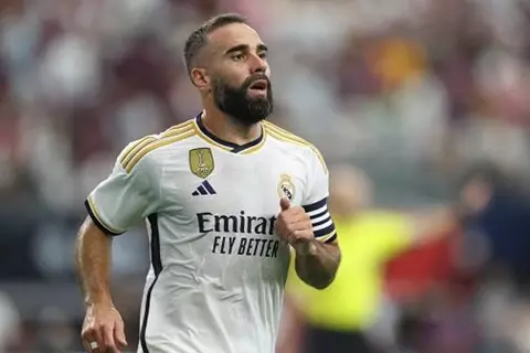 شارك ليُطرد.. كارفاخال يصعب مهمة ريال مدريد أمام مارسيليا في دوري الأبطال